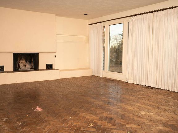 4th image of 1244 Park Hill St