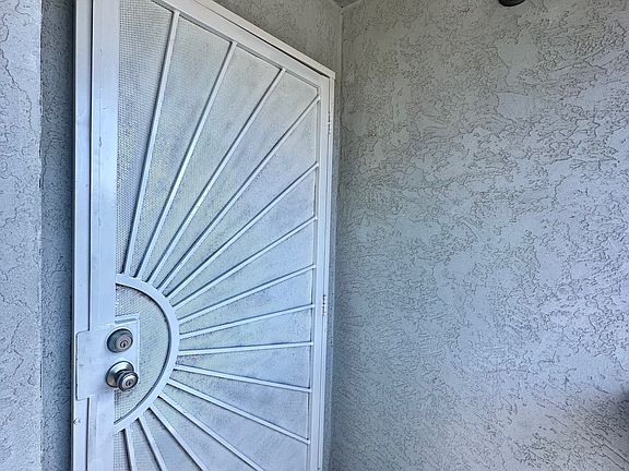3rd image of 1619 1/2 Diamond St