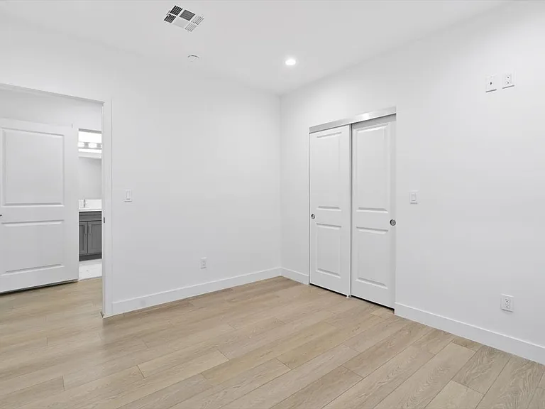 10609 S Inglewood Ave — Photo 14