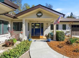 8 Simo St, Alamo, CA 94507