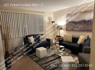 109 Pennsylvania Ave APT 2, Loves Park, IL 61111