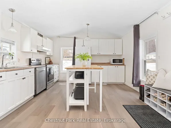 21 Mount Vernon Trl, Huntsville, ON P1H 1E3