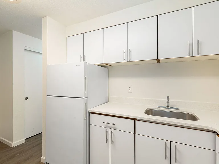 Bridgeview Flats — Photo 17