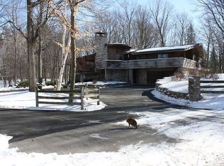 1722 Sunnyside Ct, Sheboygan, WI 53081