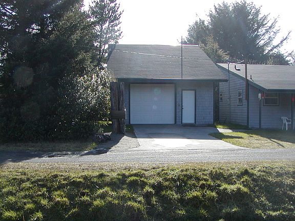 2nd image of 125 SW Cetus St