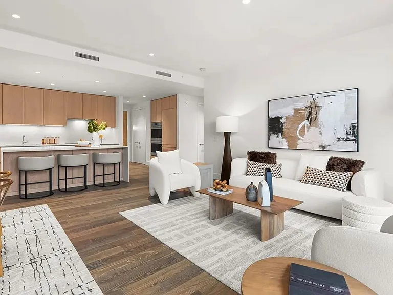 550 SW 10th Ave #2802 — Photo 4