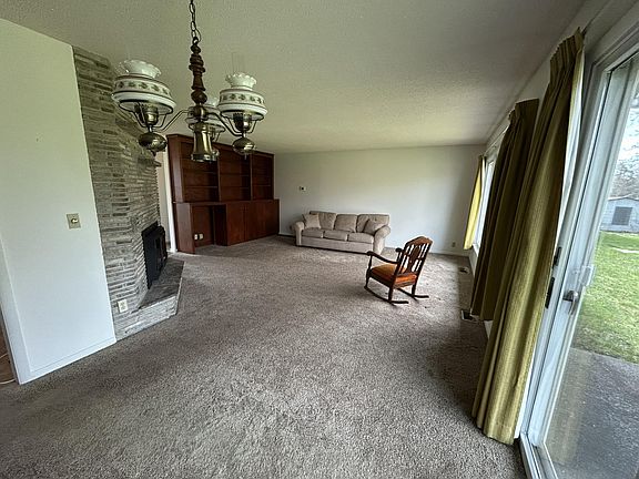 4th image of 8887 Galbraith Rd