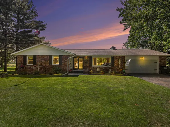 55338 Buckhorn Rd, Three Rivers, MI 49093