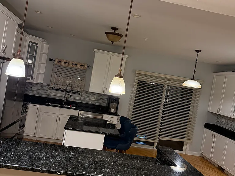 104 S Myrtle Ave — Photo 5