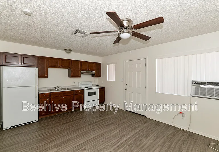 1502 E Adams St #2 — Photo 1