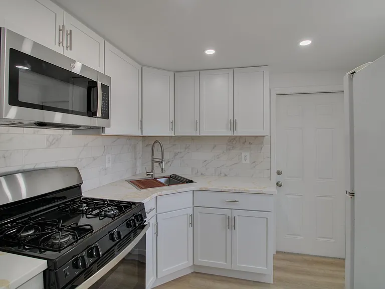 236 N Oleander Ave #2 — Photo 7