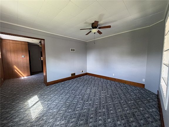 5th image of 40 Emerson Ave