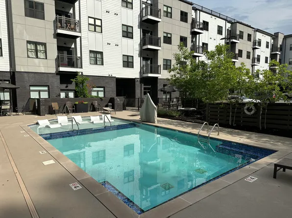 782 N Riverfront Exchange Bldg Pkwy #303, Chattanooga, TN 37402