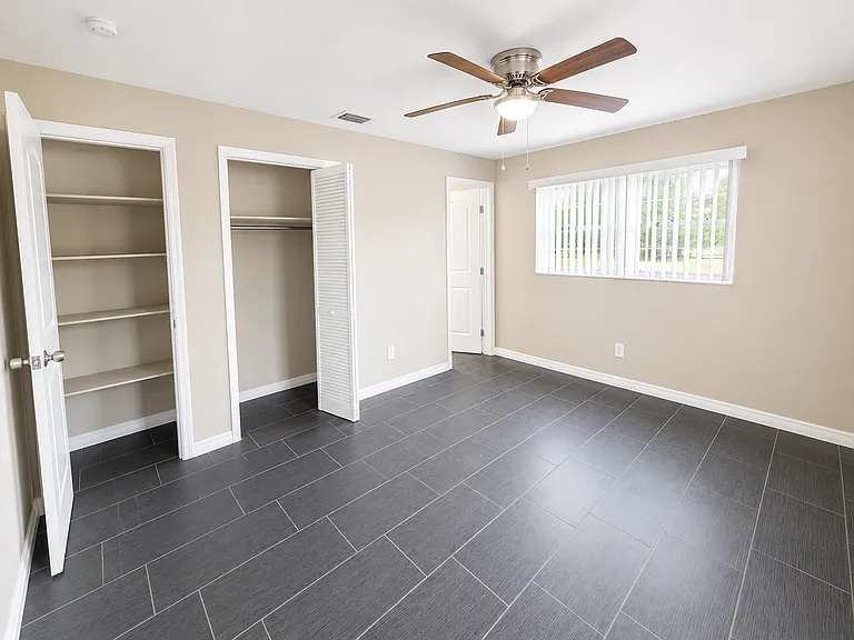 329 Tudor Dr #R — Photo 8