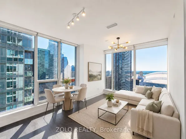 35 Mercer St #2616, Toronto, ON M5V 0V1