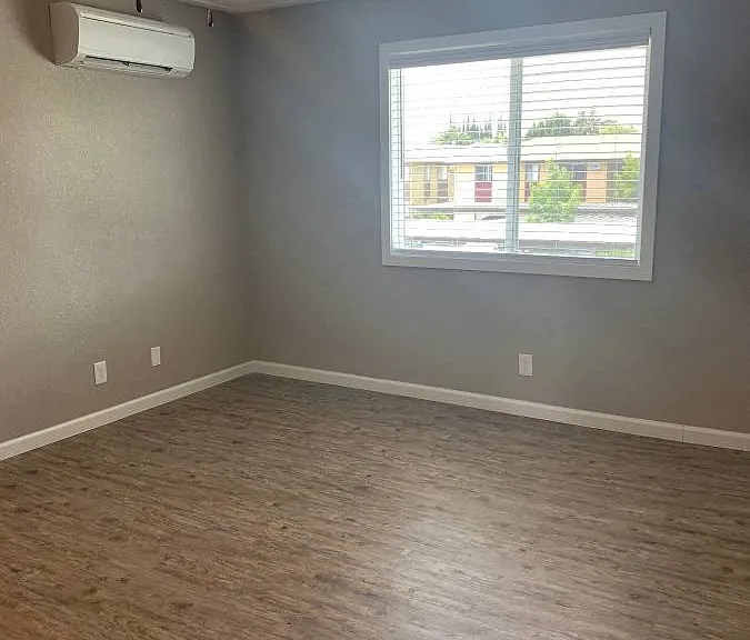 Driftwood Apartments — Photo 5