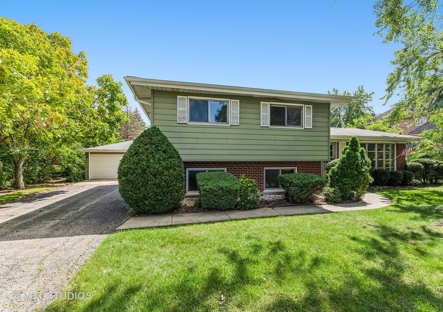 2111 N Fernandez Ave, Arlington Heights, IL 60004 | Zillow