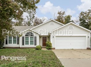 3012 Emerald Meadow Ln, Charlotte, NC 28273