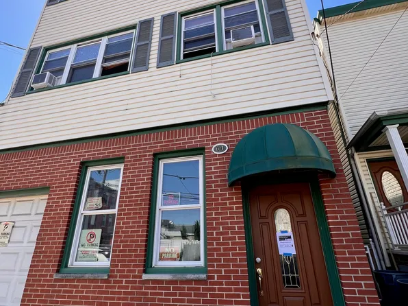64 W 19th St #1, Bayonne, NJ 07002