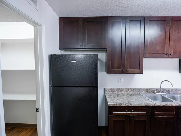 Peppertree Apartments — Photo 35