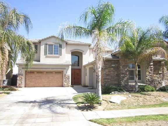 3rd image of 2557 S Bundy Dr