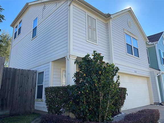 4th image of 2623 Woodridge Manor Dr