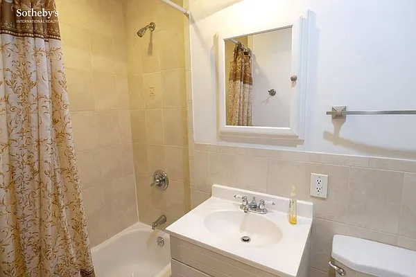 Rented by Sotheby's International Realty | media 16