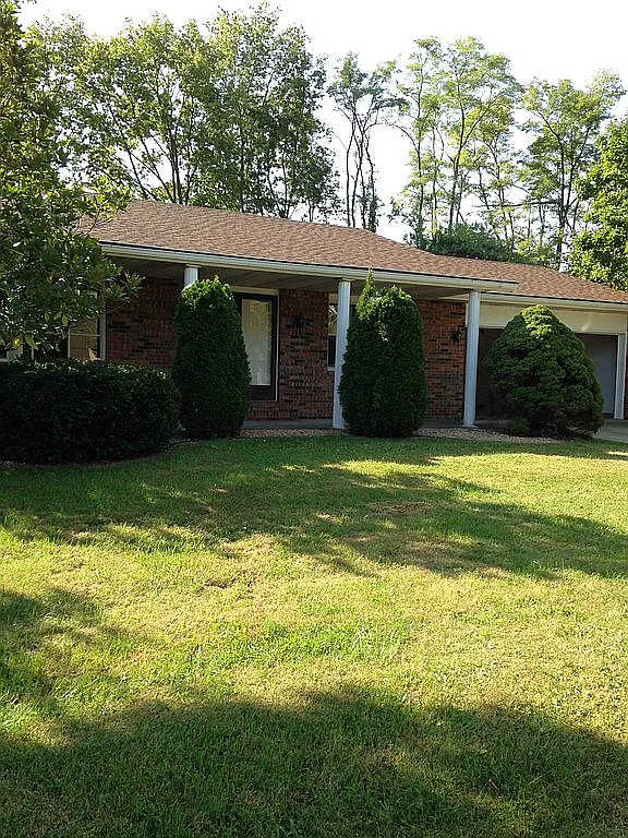 300 Westglen Dr photo 1