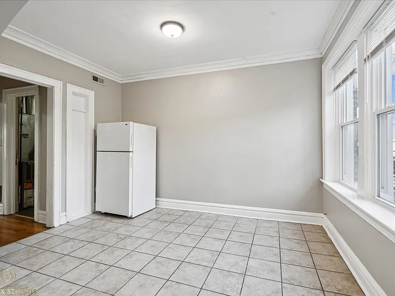 5041 W 18th St #10 — Photo 7