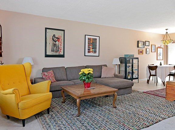 1145 Badger Cir-002-11-Living Room-MLS_S