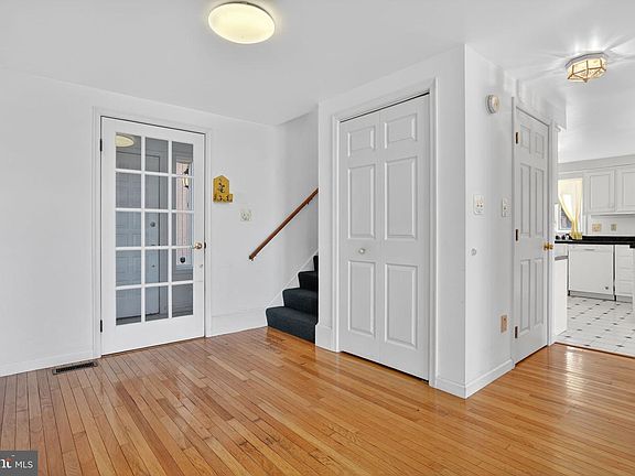 4th image of 758 Cedar Hall Rd