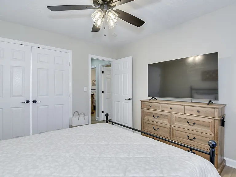 226 Thread Needle Rd E — Photo 36