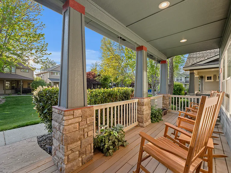 922 E Winding Creek Dr — Photo 26