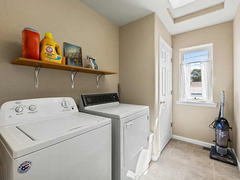 951 Euclid Ave #1 — Photo 26