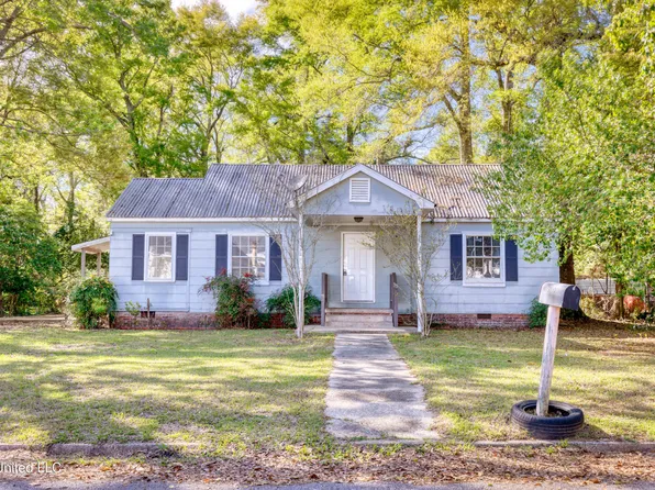 5019 Weems St, Moss Point, MS 39563