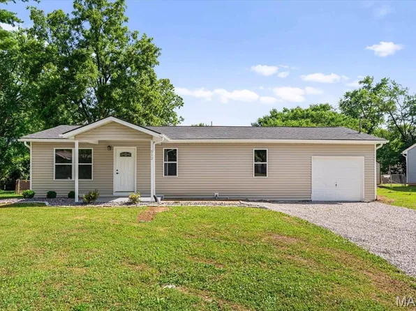 512 Pembroke Dr, Belleville, IL 62223