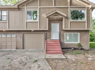 14033 Dornoch St, Grandview, MO 64030