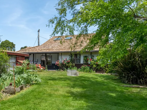 320 NW 56th St, Newport, OR 97365