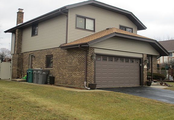 2nd image of 9026 Pine St