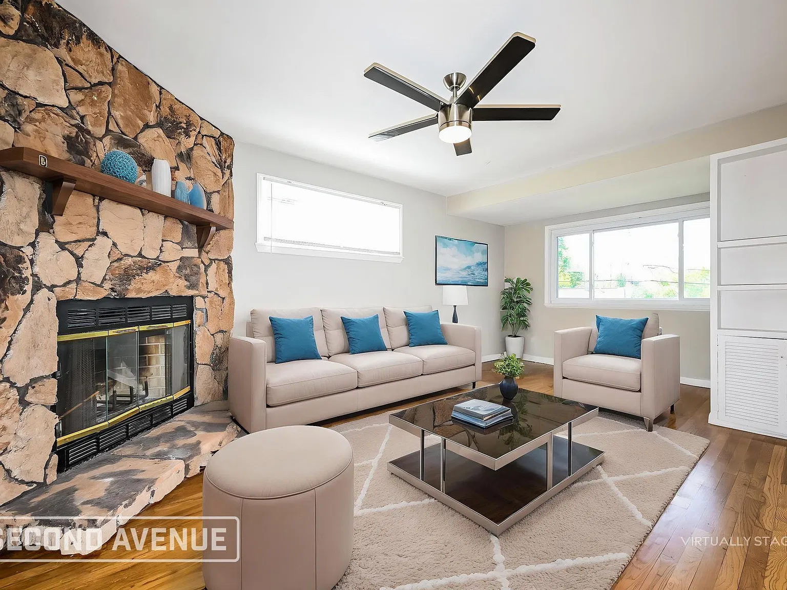 3 bed, 1.0 bath, 1006 sqft, $1,149 — Photo 2