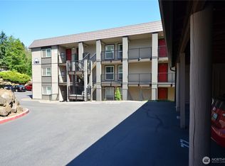 9517 NE 180th St APT B103, Bothell, WA 98011