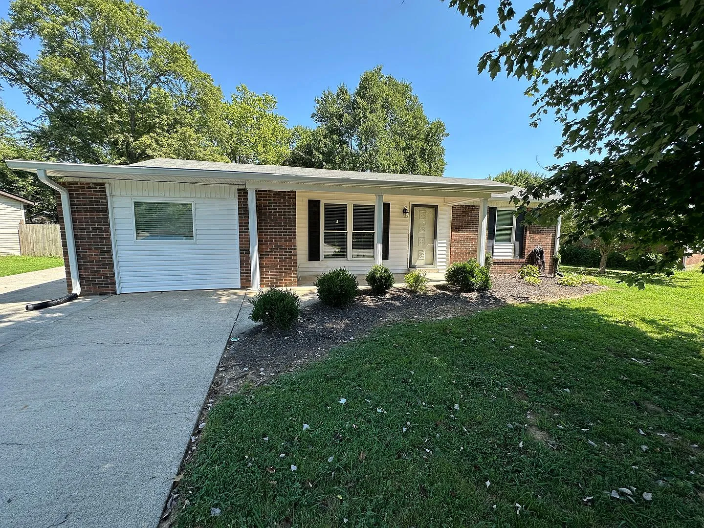 For Lease- 3 Bed 2 Bath Single Family Home In Mj! — Photo 1