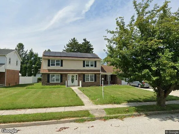 360 Barberry Dr, Hanover, PA 17331