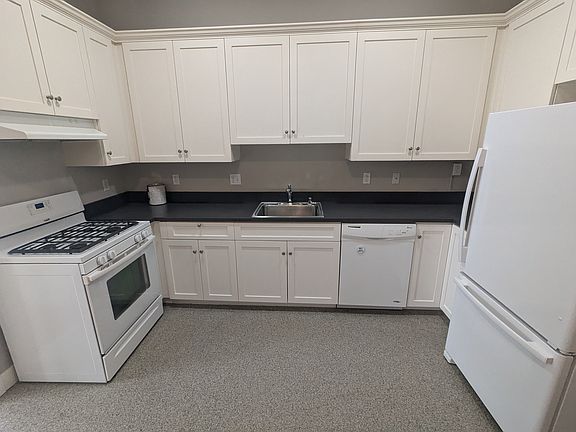 4th image of 1229 Burlingame Ave Suite 211