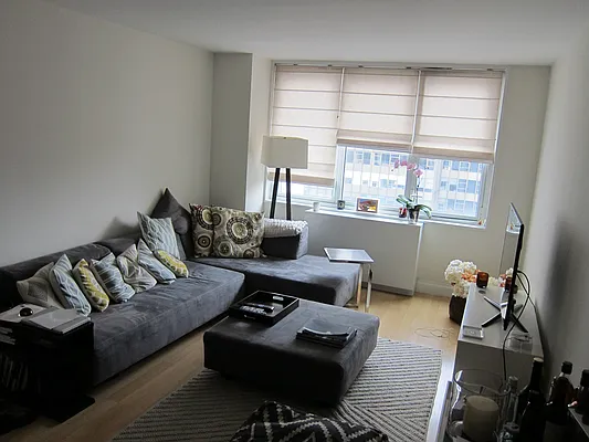 Rented by Avi Nash Associates | media 23