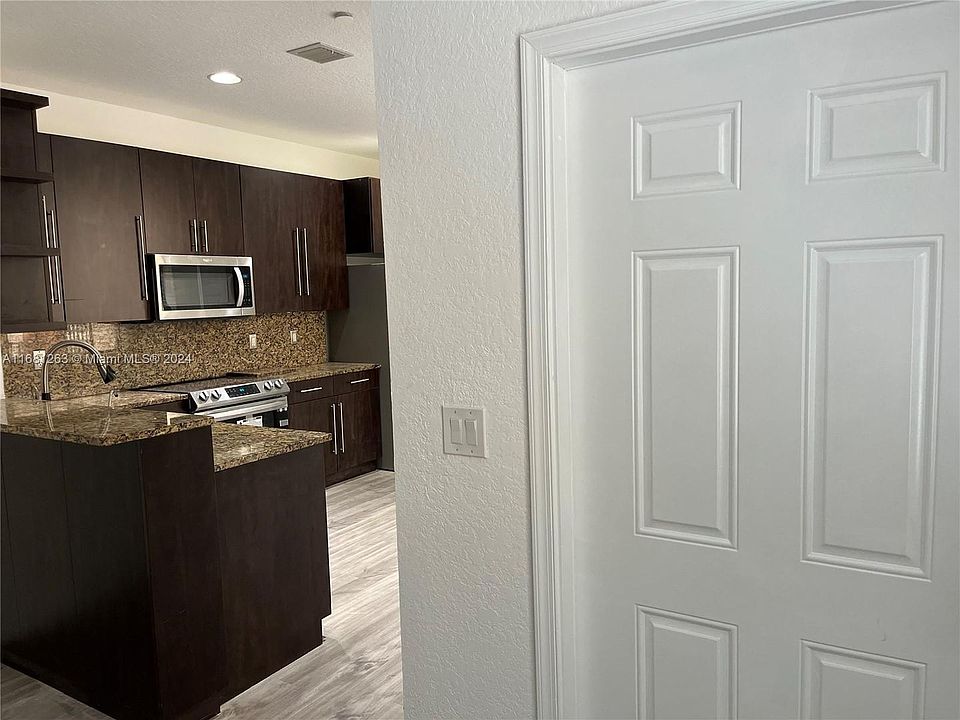 1st image of 4207 Vineyard Cir