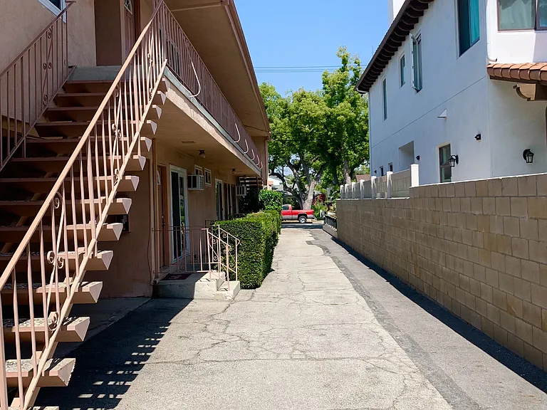 101 N Sierra Bonita Ave #9 — Photo 13