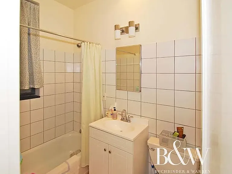 1061 Madison Ave #3A — Photo 12