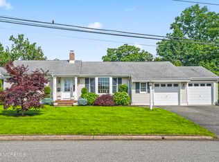 709 Howell Dr, Brielle, NJ 08730
