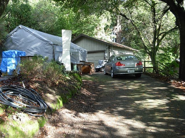 2nd image of 40 Hidden Meadow Ln